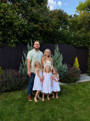 Naz and Viki with their family